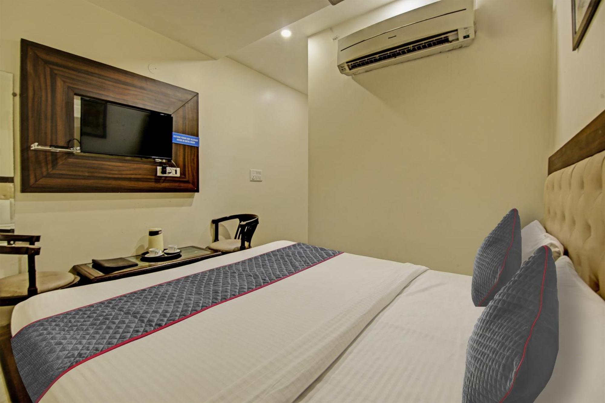 Townhouse Grand Inn Ghaziabad Esterno foto